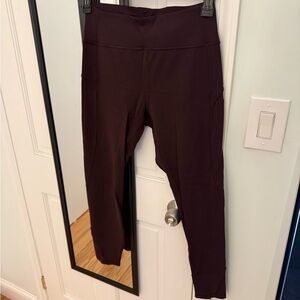 Lululemon Athletica Purple Leggings Sleek and Streamlined